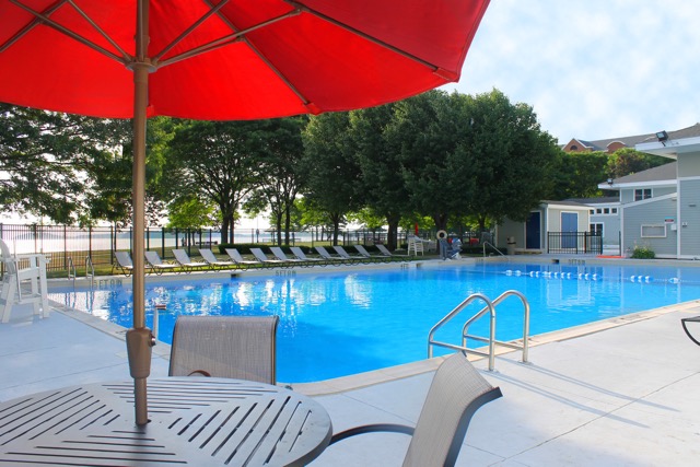 Harbor Point on the Bay swimming pool