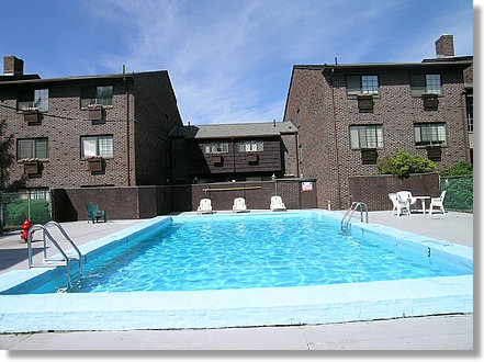 Shaker Glen Village swimming pool