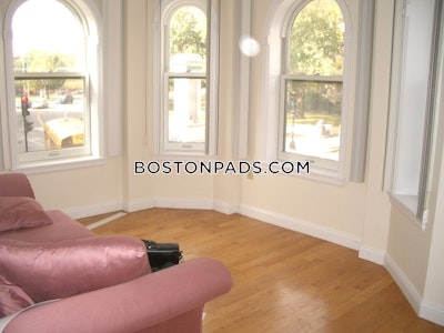 Northeastern/symphony Amazing location, no brokers fee and hardwood flooring! Boston - $5,100