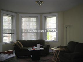 Brookline 2 Beds 1 Bath  Boston University - $4,400 No Fee