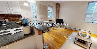 North End Deal Alert! Spacious 2 Bed 1 Bath apartment in Prince St Boston - $3,795