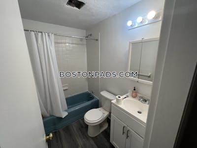 Brookline 1 Bed 1 Bath  Washington Square - $2,425 50% Fee