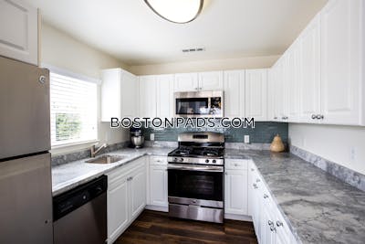 Saugus Apartment for rent 2 Bedrooms 2 Baths - $2,998 No Fee